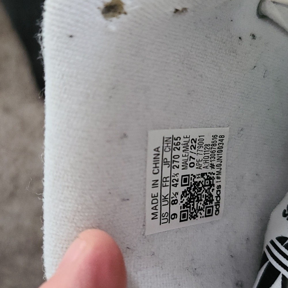 ADIDAS SHOES - Picture 7 of 8